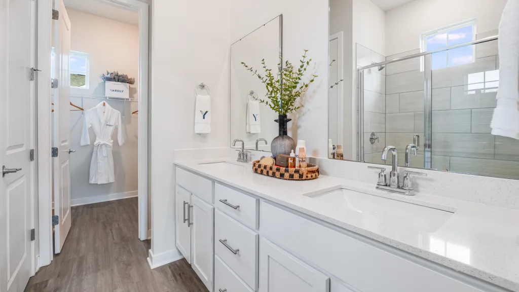 Yardly Aspire 1 Bed 1 Bath Apartment with Backyard- Primary Bathroom Jack and Jill Guest Bathroom New pet-friendly apartment homes for rent with private fenced backyards in Arizona, Texas, Florida, and North Carolina with pool, pickleball, dog park, gym, clubhouse and gated community. *No breed or weight restrictions. Yardly